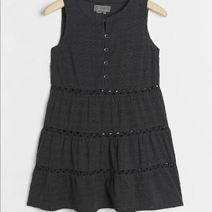 Anthropologie Black tiered eyelet tunic tank / XL